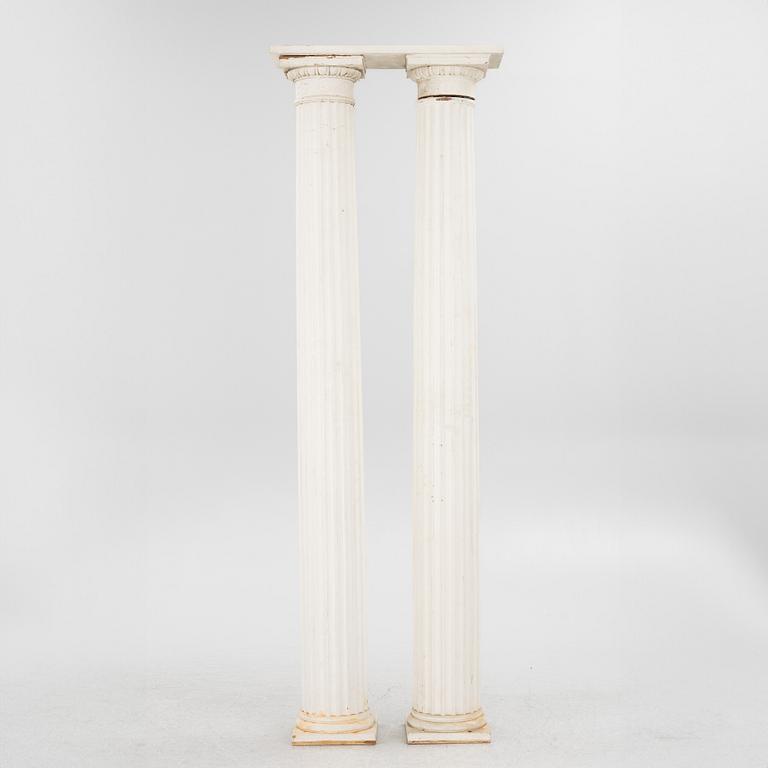 Pillars/columns, a pair, 20th century.