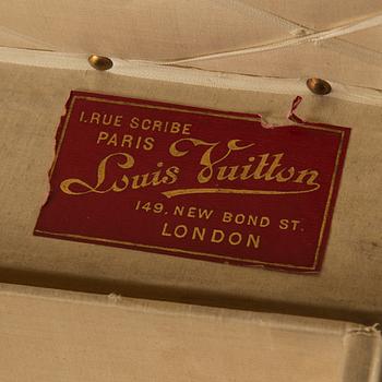 LOUIS VUITTON, a Monogram canvas trunk, late 19th/early 20th century.