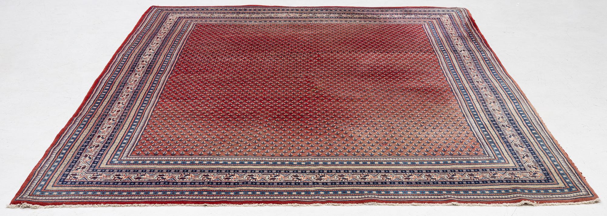 A Mahal carpet a. 324 x 239 cm.