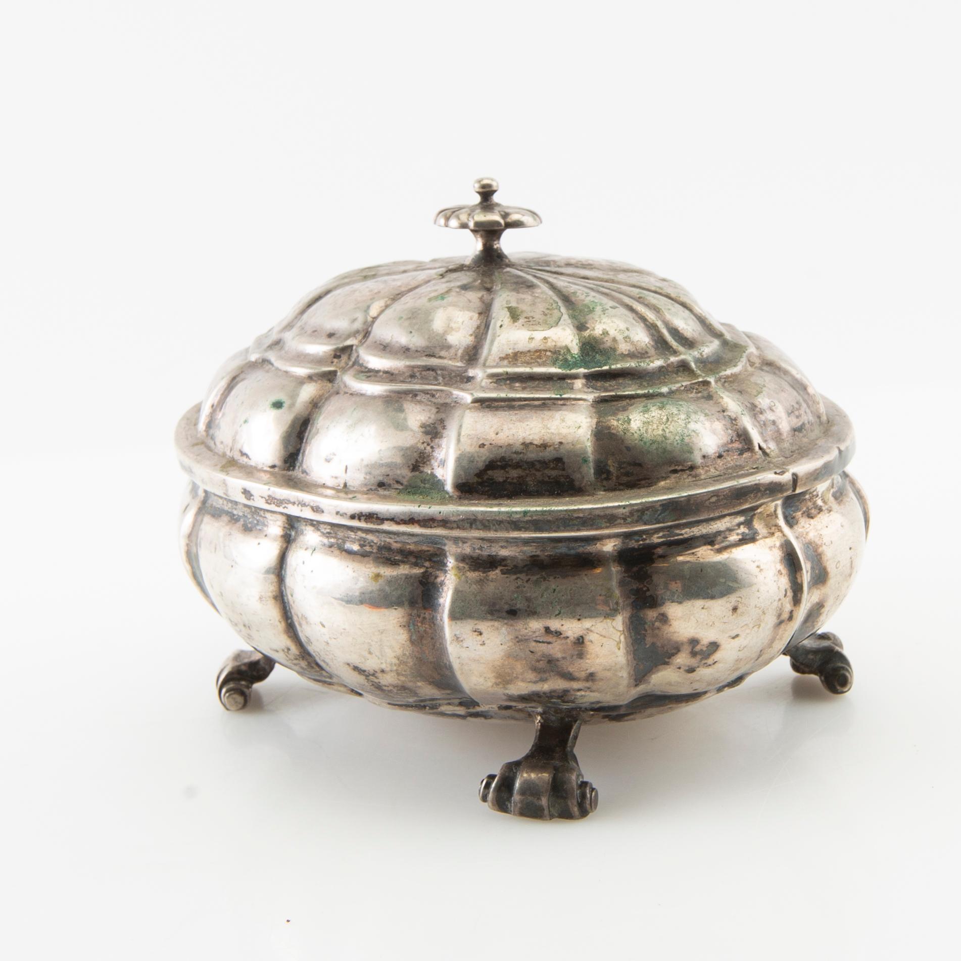 Sugar box Rococo silver mid-18th century. - Bukowskis