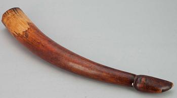 APOTEKSBURK SAMT HORN, fajans, "Syrup. Bals. Peruvian.", hornet Afrika, 1900-talets början.