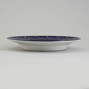 ULLA PROCOPÉ, charger, porcelain, 'Valencia, Arabia, Finland, second half of the 20th century.