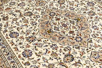 Matta, Keshan, ca 351 x 255 cm.