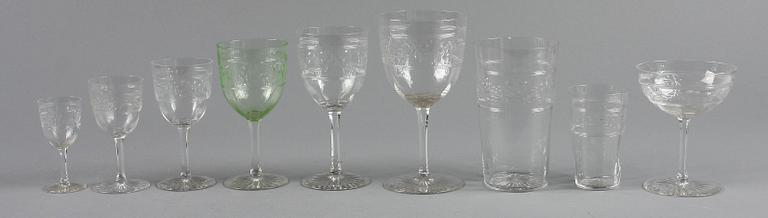 GLASSERVIS, ca 90 delar. 1900-tal.