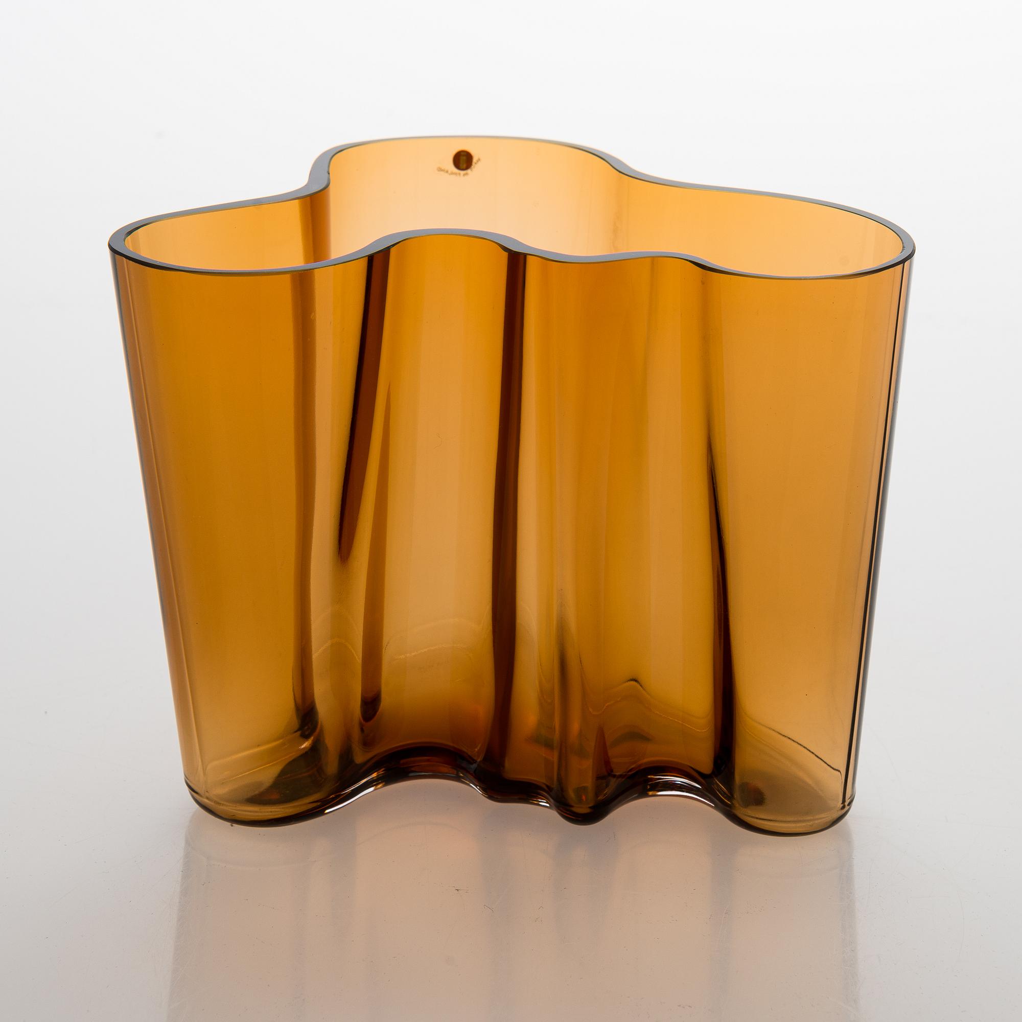Alvar Aalto, vas, glas, "Savoy", märkt Alvar Aalto 5959/1991.