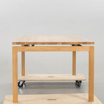 MATBORD, "Slitz", Möbelsnickarmästare Håkan Johansson, Olby Design sent 1900-tal.