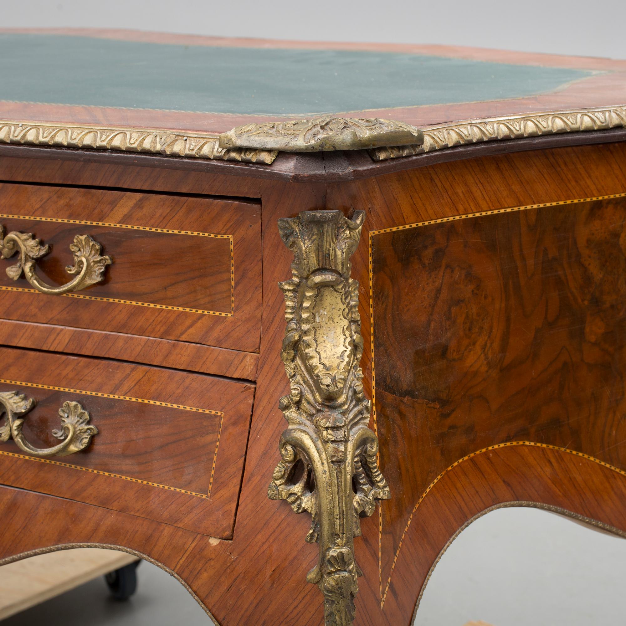 SKRIVBORD, Louis XV-stil, 1900-talets andra hälft.