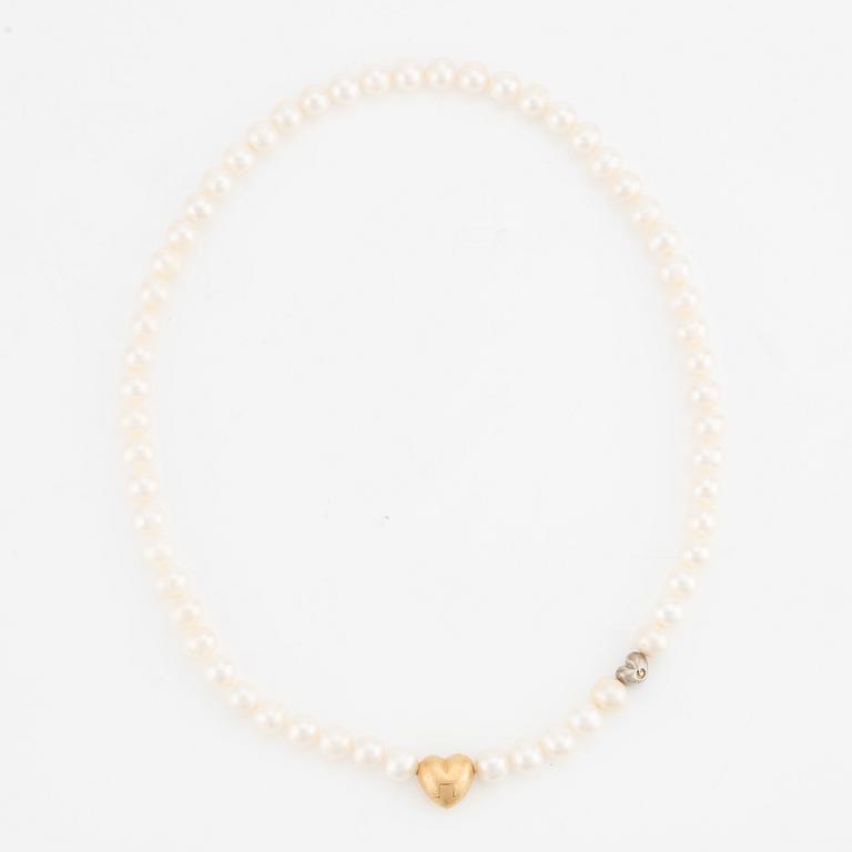 Ole Lyngaard, necklace with cultured pearls, clasp in the shape of a heart, 18K gold.