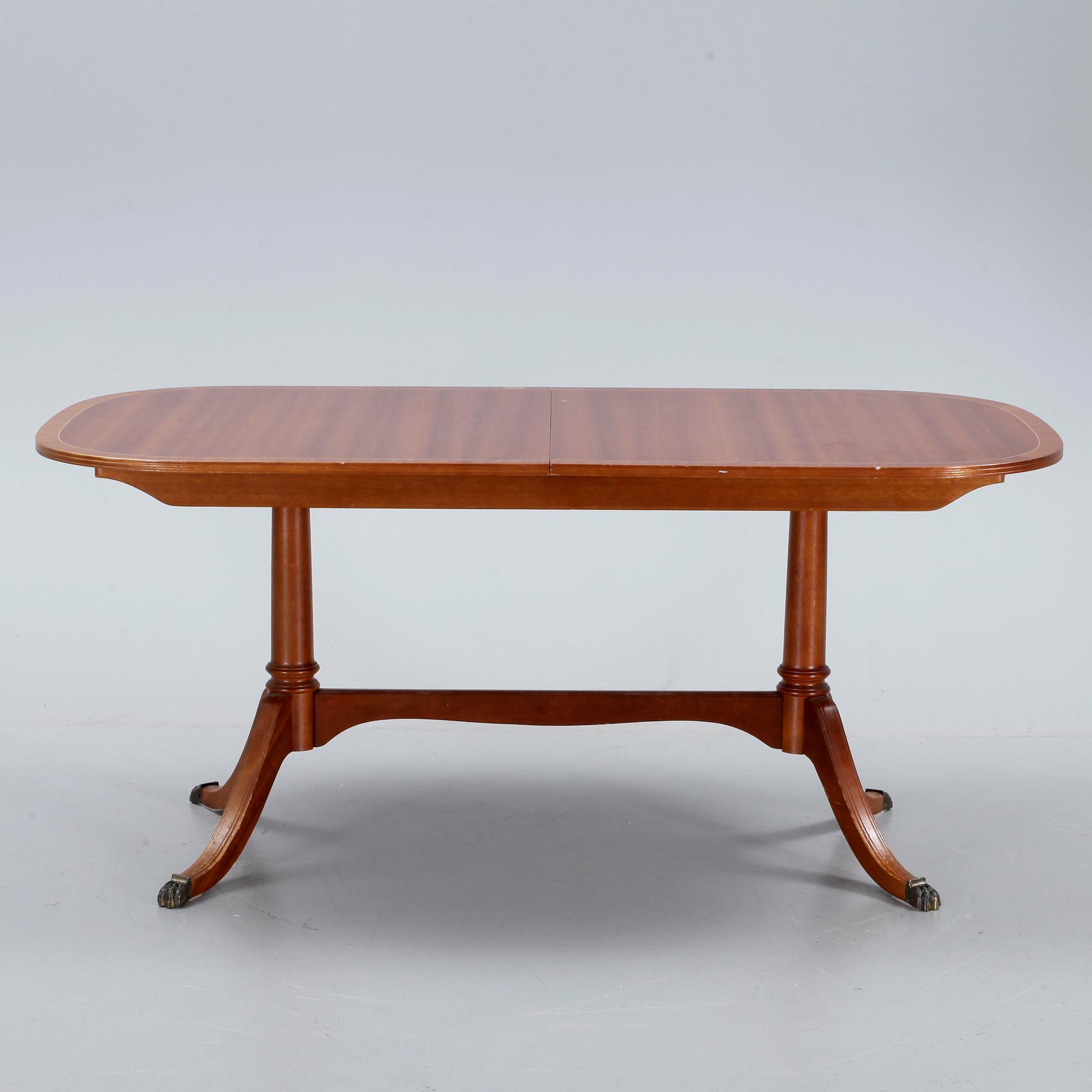 MATBORD, en iläggsskiva, engelsk stil, 1900-tal.