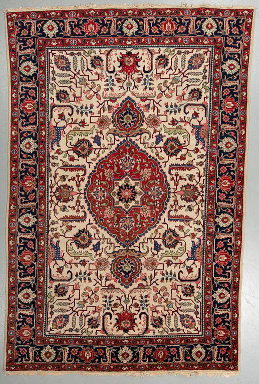 MATTO, Old Tabriz, ca 300 x 198 cm.
