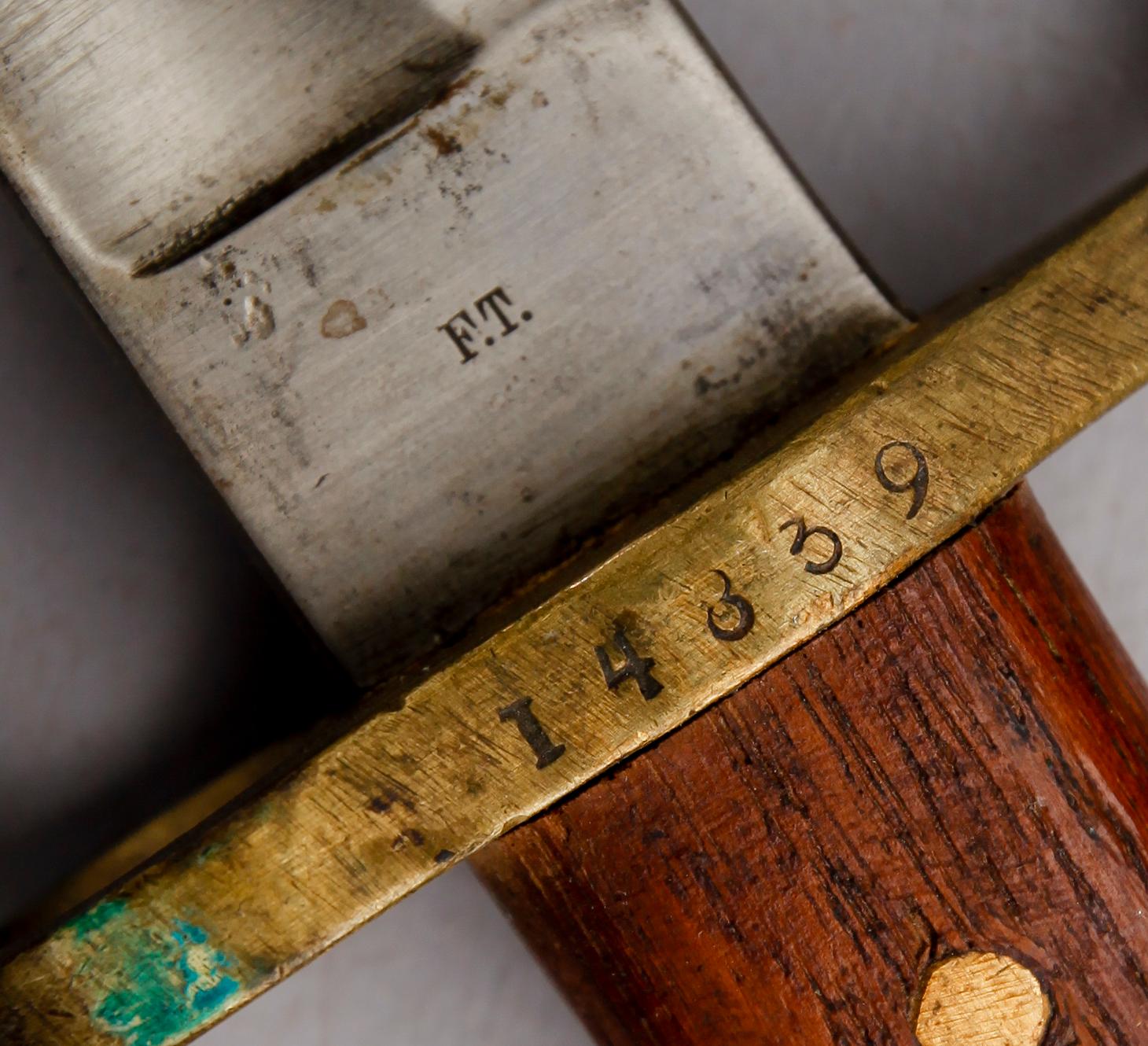 HUGGARE, 2 st, Sverige, 1800-/1900-tal.