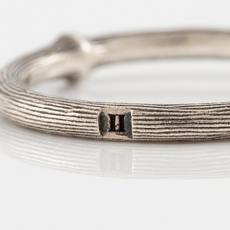 Ole Lynggaard, rings, 2 pcs, silver. With cabochon-cut grey moonstone.