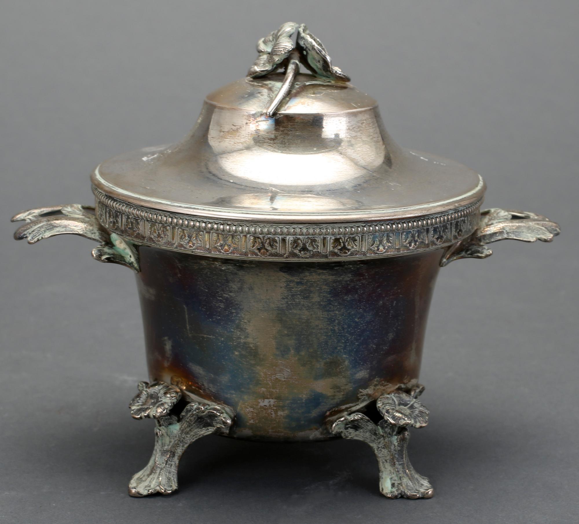 SOCKERSKÅL MED LOCK, silver. JE Torsk, Stockholm 1896. Ca 410 g.