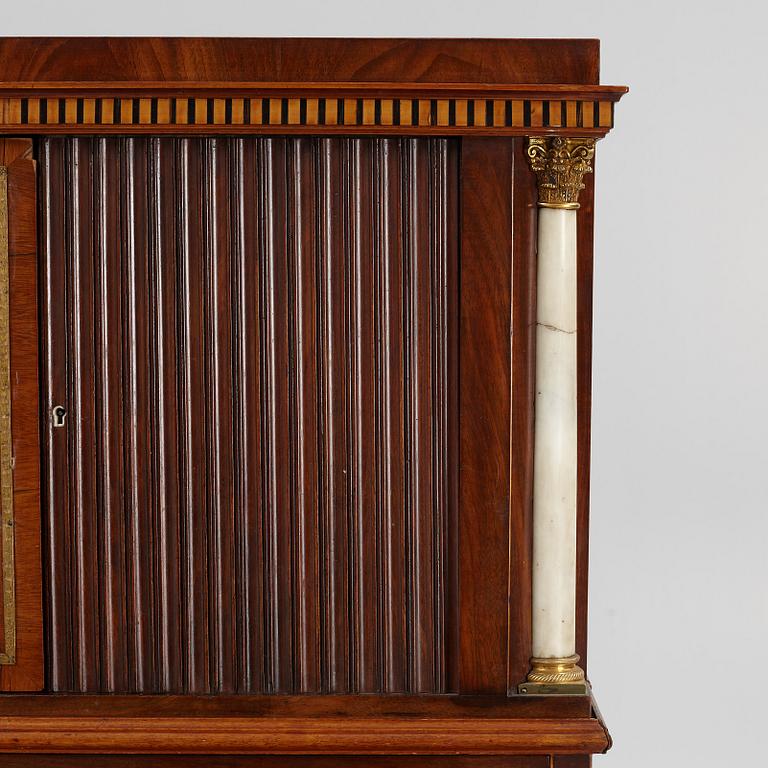 Chiffonjé, Stockholmsarbete, 1800-talets början, Sengustaviansk.