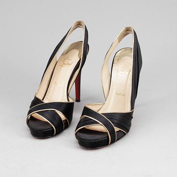 SKOR, 2 par, Christian Louboutin.