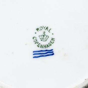 Royal Copenhagen, Gallerskålar, 3 st, Sachsisk blomst, Danmark, 1900-tal.
