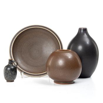 Erich & Ingrid Triller, vases, 3 pieces and 1 dish, Tobo.