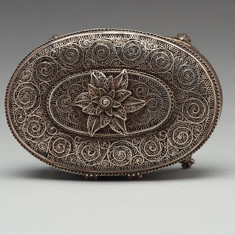 A Russian 19th century silver filigree box, unidentified makers mark, Moscow 1889.