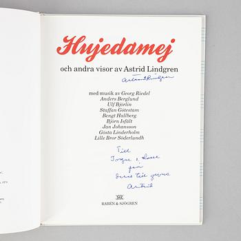 Samling barnböcker med dedikationer, 10 st, bl a Astrid Lindgren. Proveniens: författarparet Inger och Lasse Sandberg.