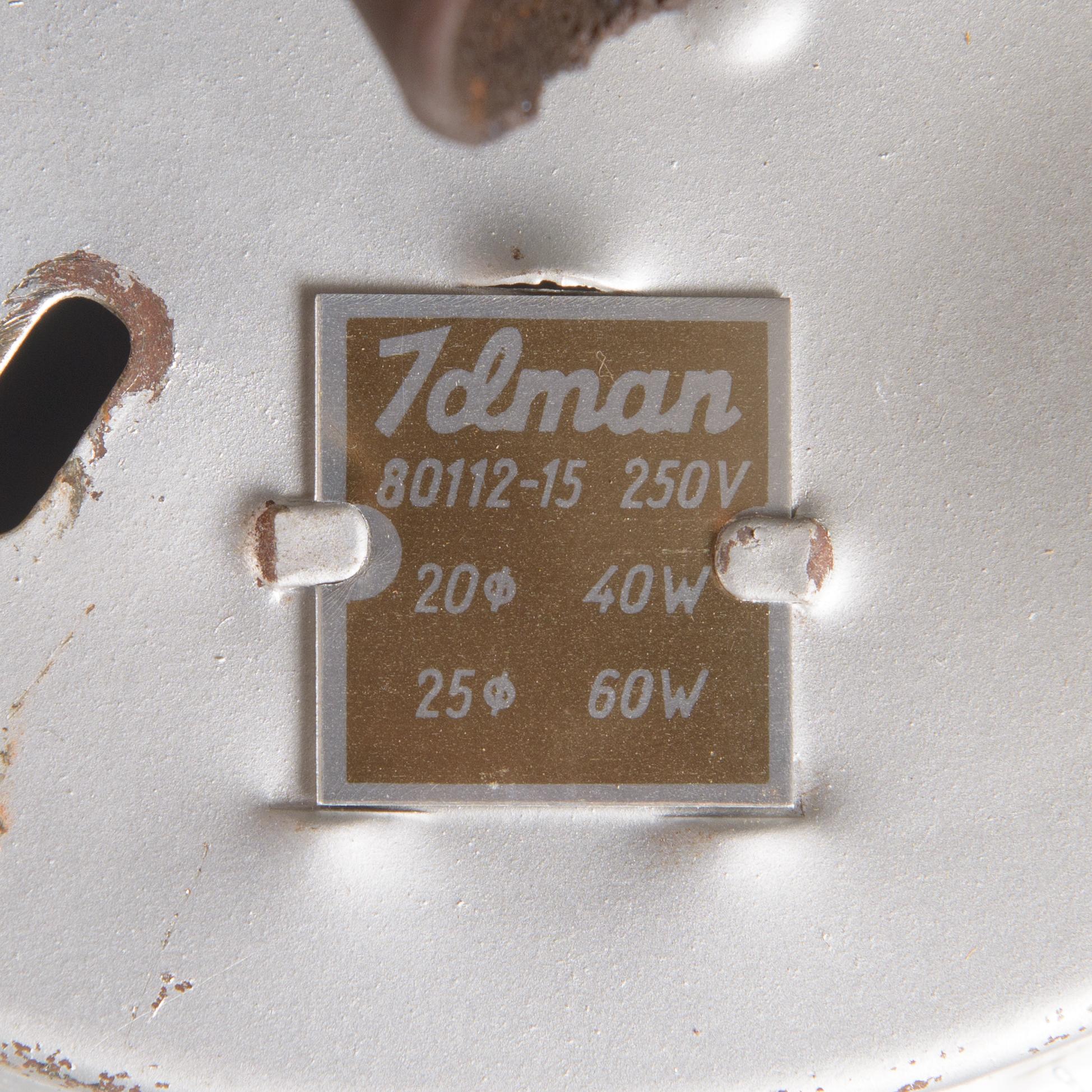 Kattovalaisimia/plafondeja/seinävalaisimia, 4 kpl, malli 80112-15, Idman 1950-luku.