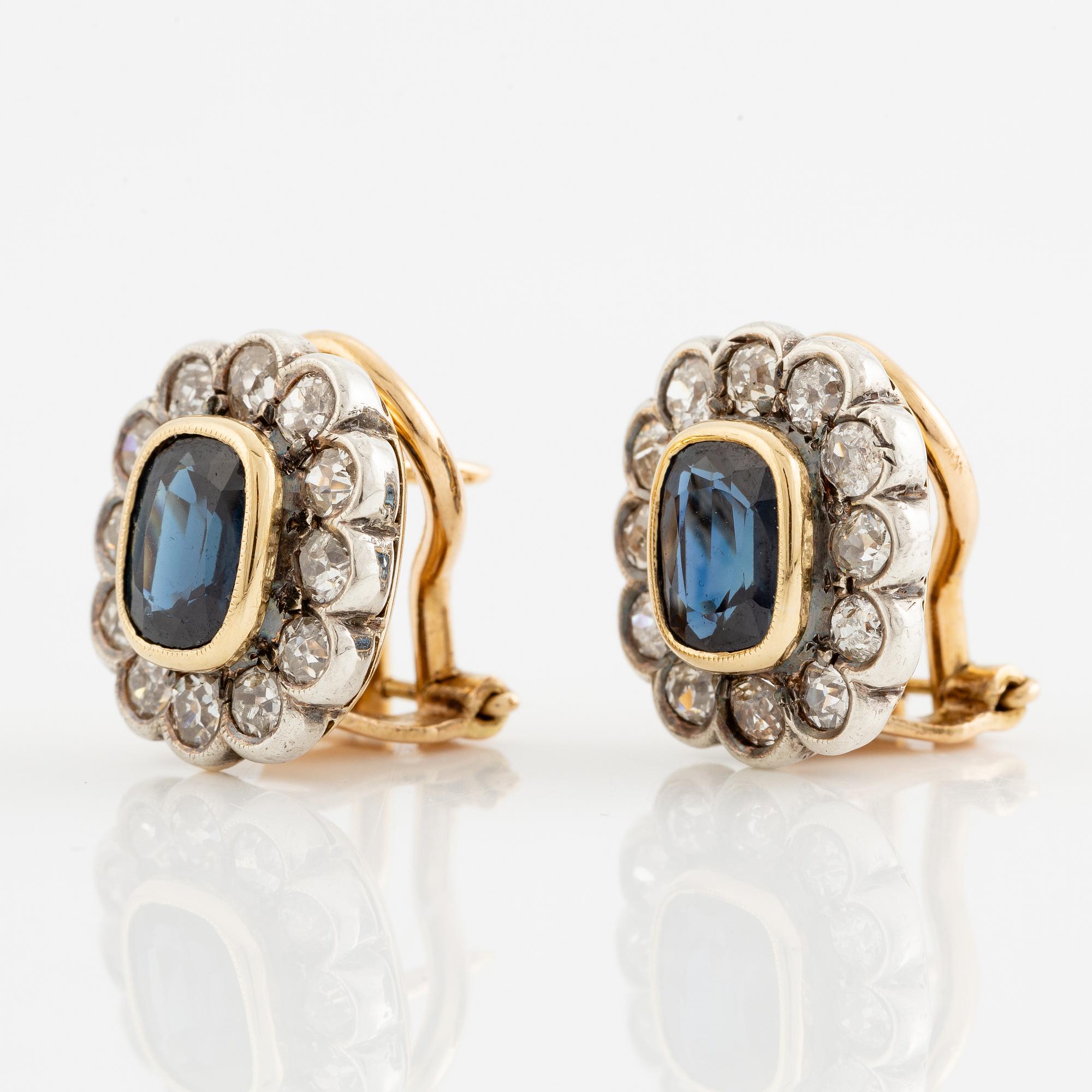 Örhängen guld och vitguld med safir och gammalslipade diamanter.