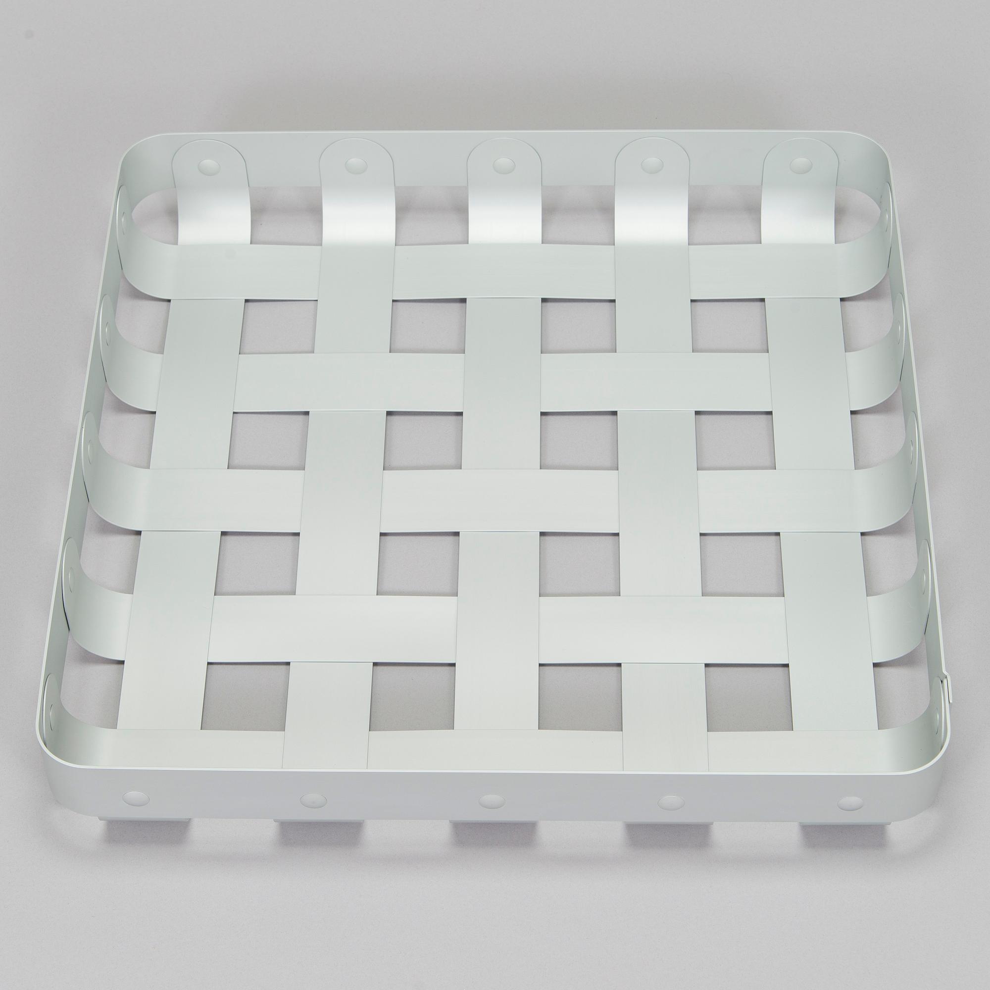 Eero Aarnio, kori, malli EA06 B "CrissCross", Alessi, 2013.