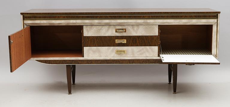 SIDEBOARD, 1900-talets andra hälft.