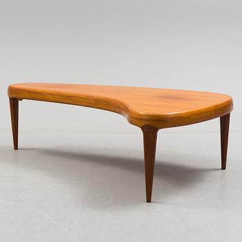 A coffee table by JOHANNES ANDERSEN, soffbord, "Capri", Trensum.