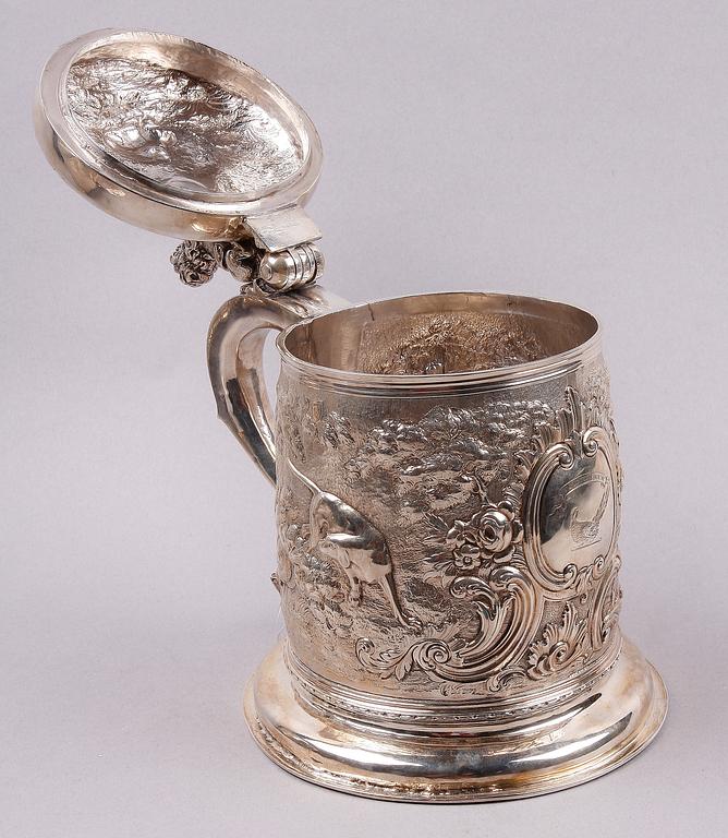 DRYCKESKANNA, silver, bär stämpel IC, troligen England, 1700-tal. Vikt 950 gram.