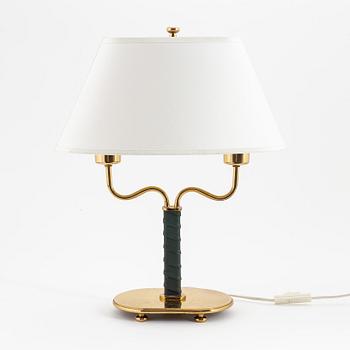 Josef Frank, bordslampa, modell 2388, Firma Svenskt Tenn.