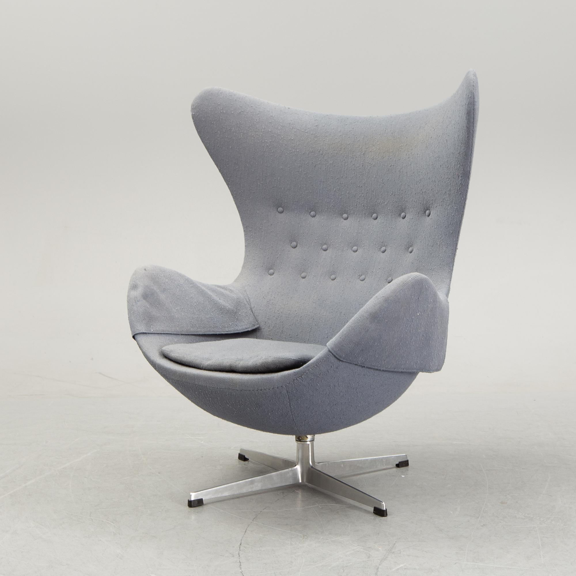 An 'Egg Chair' by Arne Jacobsen for Fritz Hansen, designed 1958.