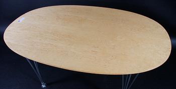 BORD. Design Bruno Mathsson och Piet Hein för Fritz Hansen och Mathson International AB.