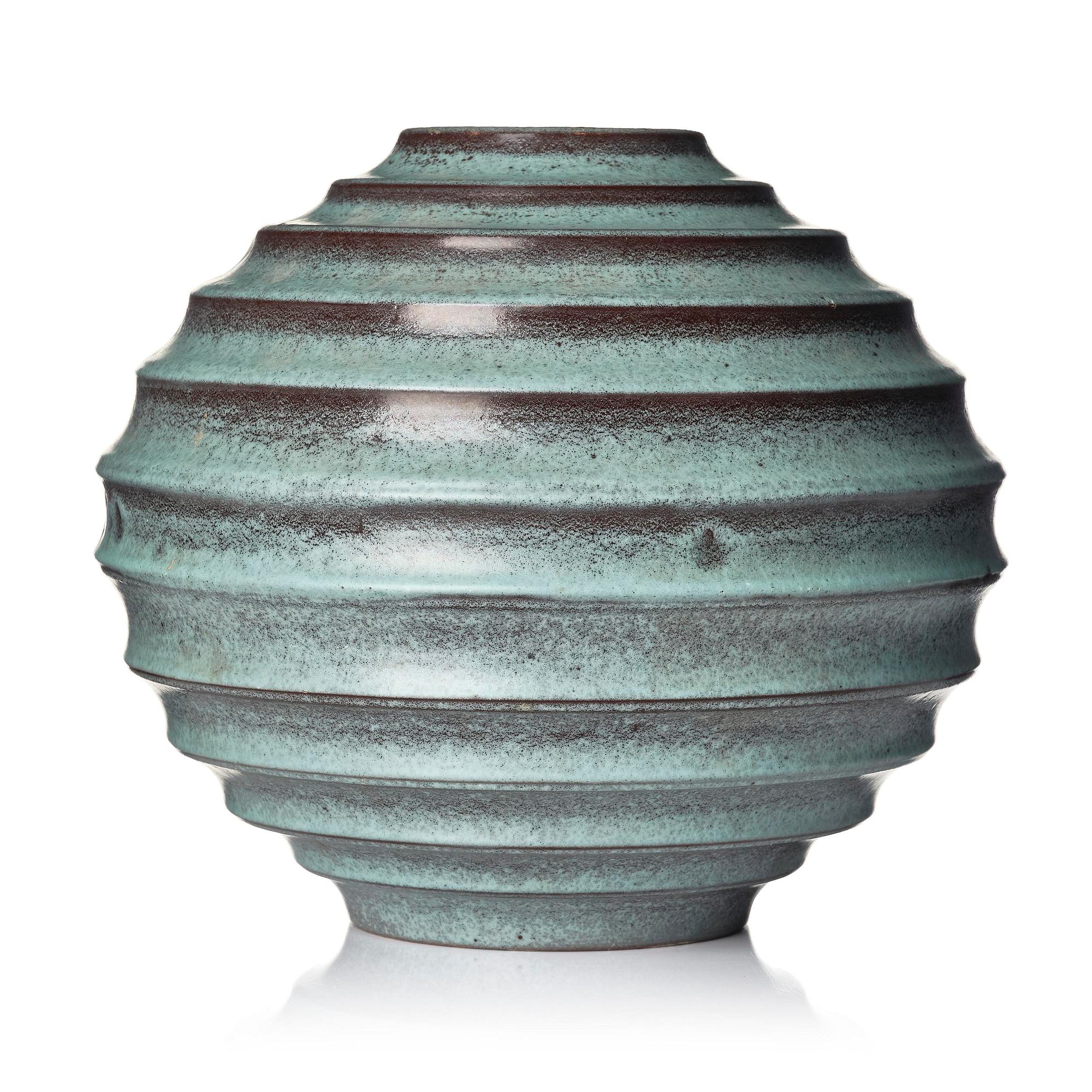 Ewald Dahlskog, a spherical faience vase, model D9/3, Bo Fajans, Gävle, 1930s.