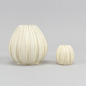 Two earthenware vases by Vicke Lindstrand, Uppsala Ekeby.