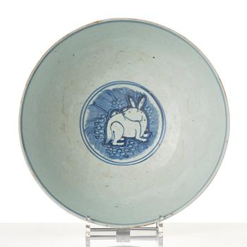 A large blue and white bowl, Ming dynasty (1368-1644).