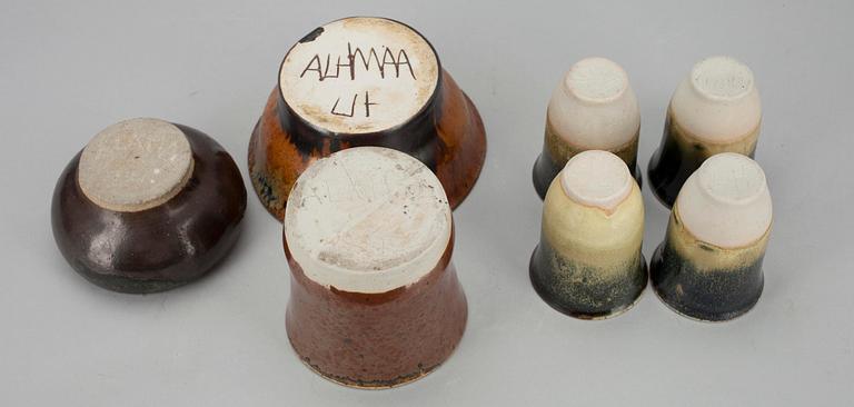 LIISA HALLAMAA (LARSEN), KÄRL, 10 st. keramik, sign. LH, Alamaa. 1970-tal.