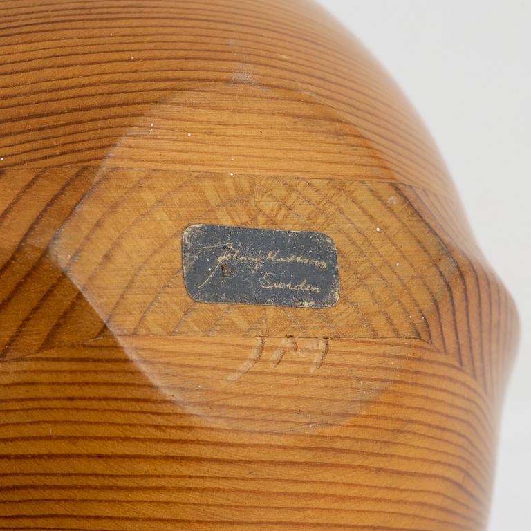 Johnny Mattsson, a pine bowl and a teak tray.