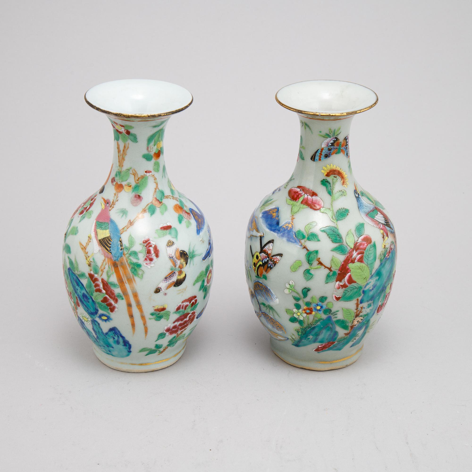 Two similar, Chinese porcelain vases, around the year 1900.