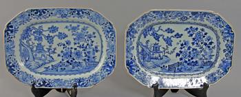 STEKFAT, ett par, porslin. Kina. Qianlong, 1700-tal.