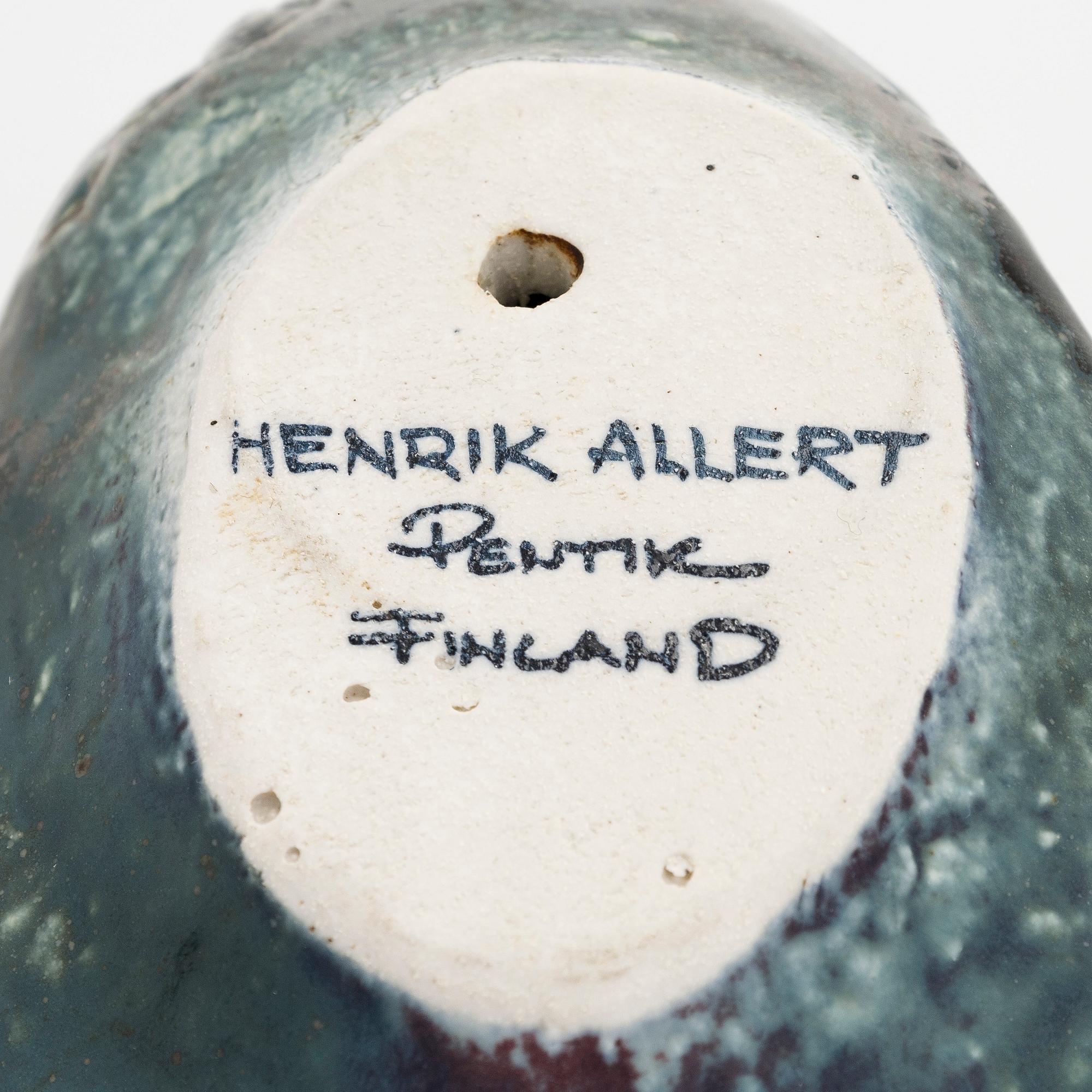 Henrik Allert, sculpture, ceramic, signed Henrik Allert Pentik Finland.