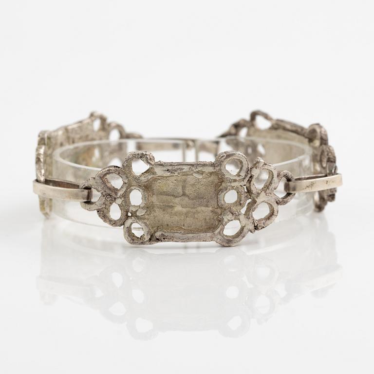 Lars Arby, ett hänge och ett armband, silver, Göteborg 1977 och 1982.