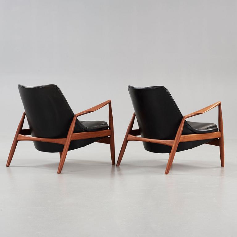 Ib Kofod-Larsen, a pair of 'Seal' easy chairs, Olof Persson Möbler, Sweden 1960's.