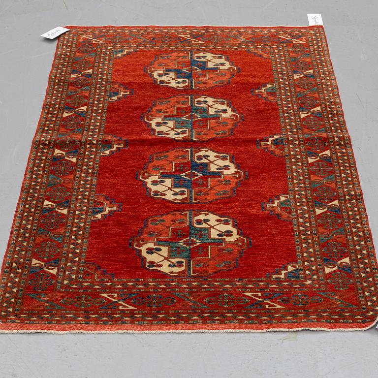 A RUG, ORIENTAL, CA 142 x 92 cm.