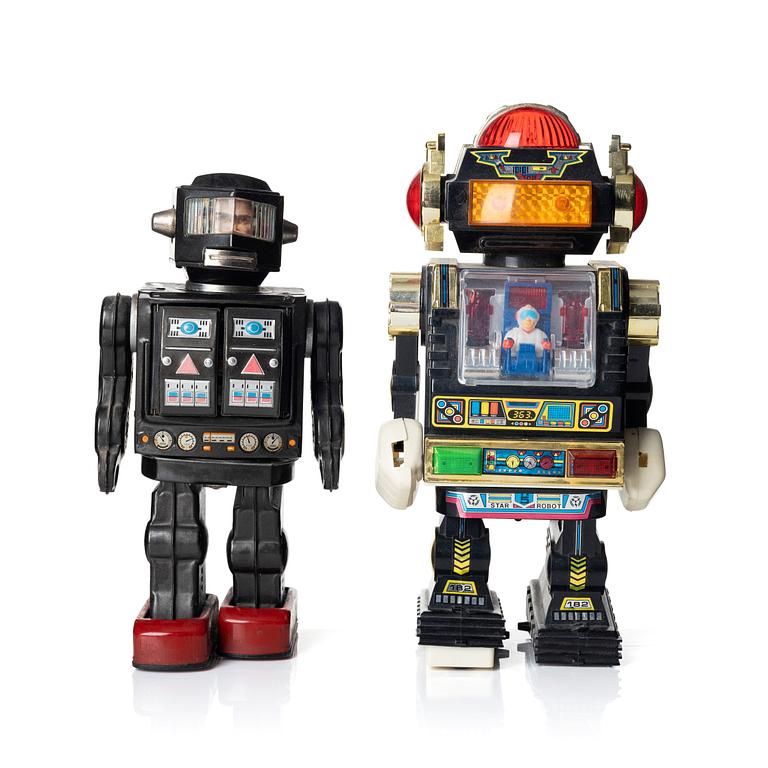 Two toy robots; Sonai 1985, Taiwan and Super Astronaut Horikawa, Japan 1963.