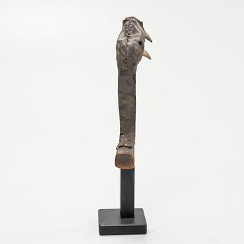 Twelve sculptures, reportedly from Makonde, Tanzania, Luba, Congo, and moore, from the second half of the 20:th century.
