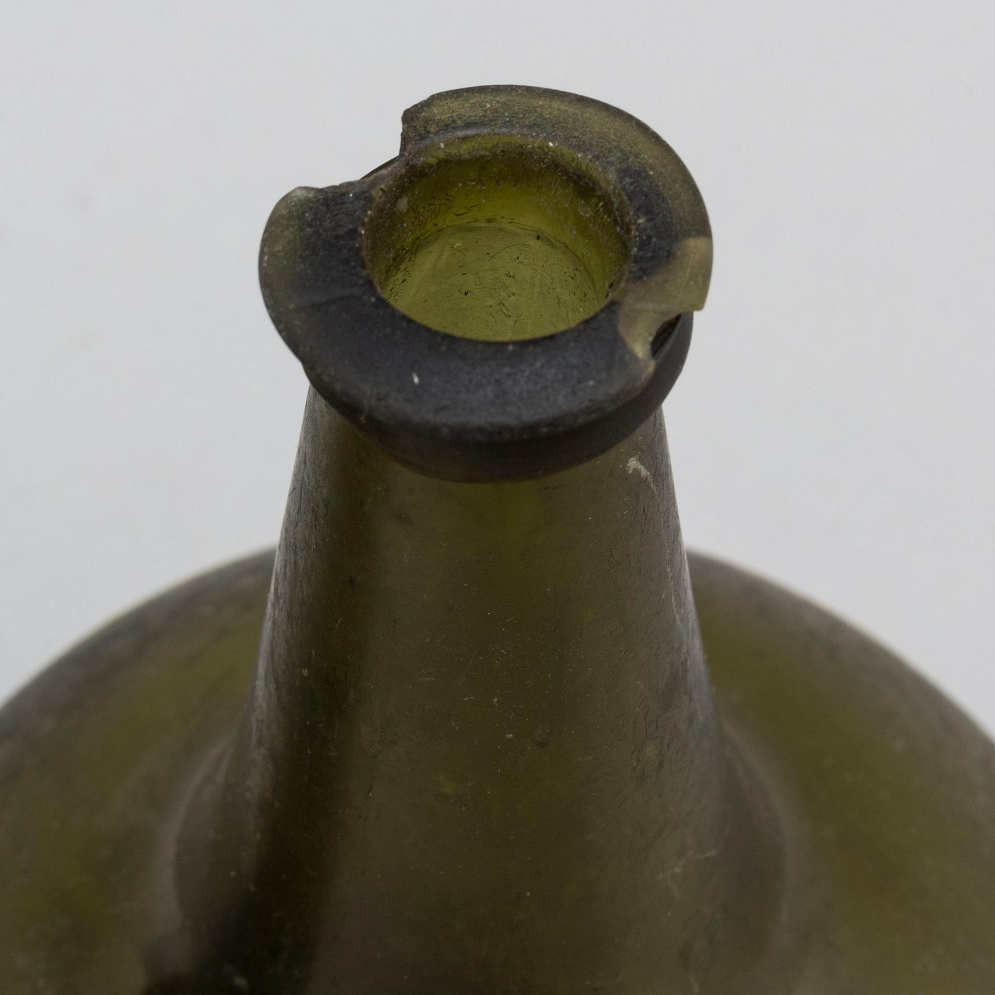FLASKOR, 2 st, glas, 1700-/1800-tal.