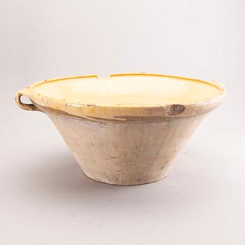 A French bowl, glazed earthenware, around 1900.