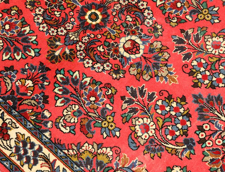 A Sarouk rug, approx. 150 x 100 cm.