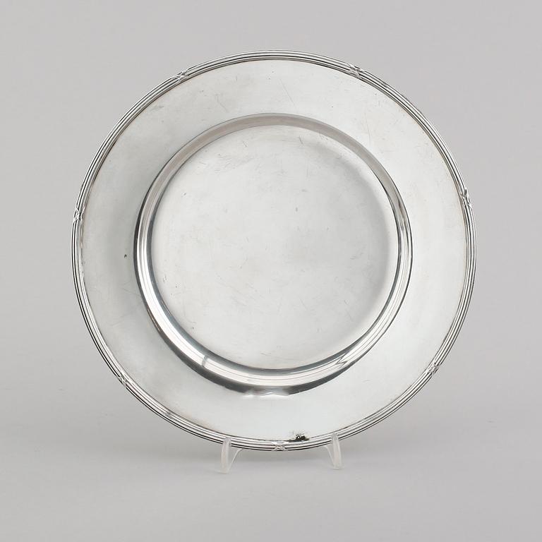 TALLRIK, silver, Stockholm 1917. Vikt ca 307 gram.