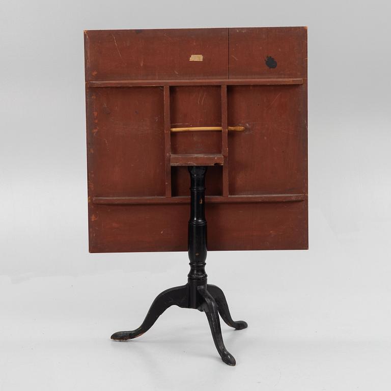 A folding table by Lars Erik Lindell (master in Köping, Sweden 1818-1843).